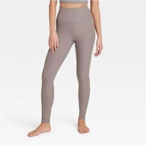 NWT women’s ribbed leggings
